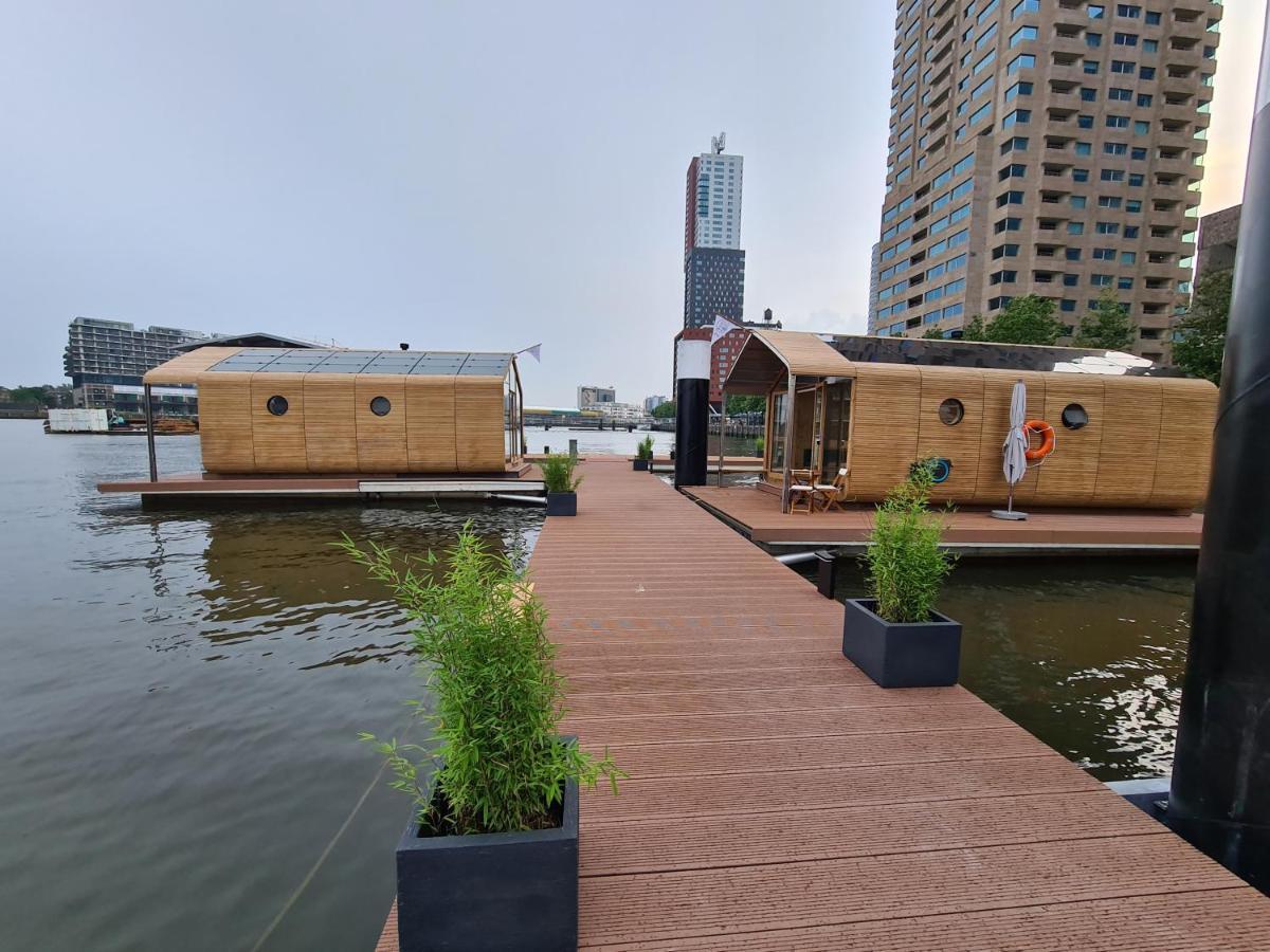Wikkelboat Nr2 At Floating Rotterdam Rijnhaven Hotel Bagian luar foto